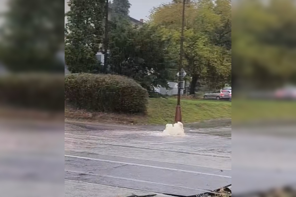 FOTO: Vo Zvolene zaplavilo cesty, kanalizácia to nezvláda , foto 1