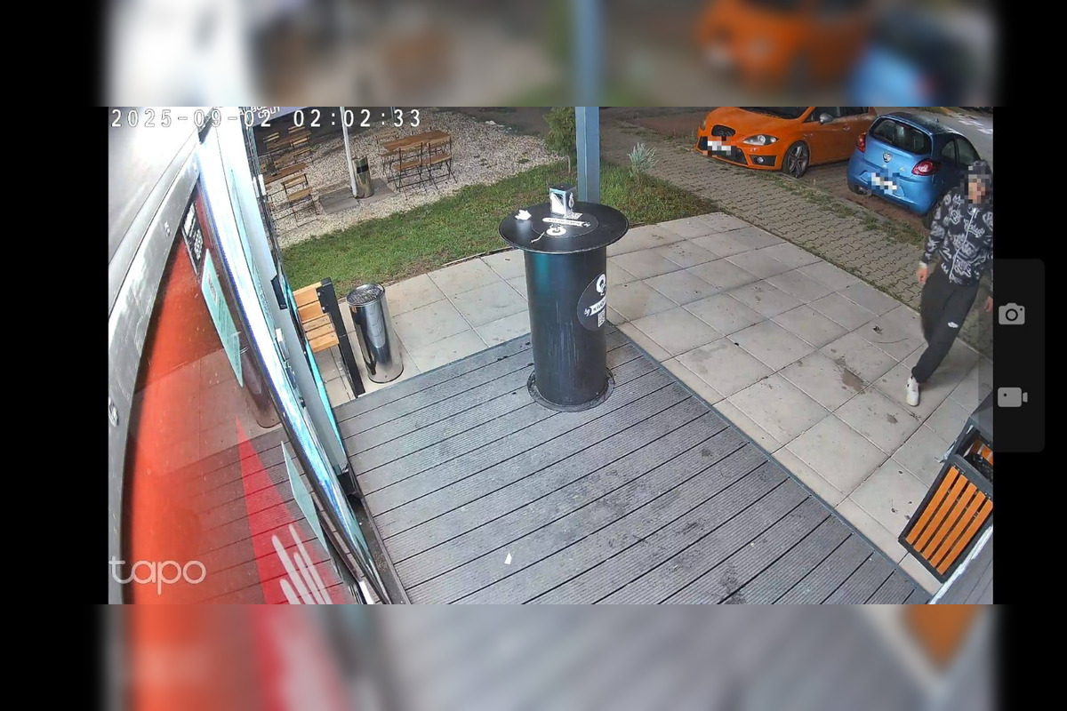 FOTO: Mladíci vykradli vo Zvolene automat, foto 3