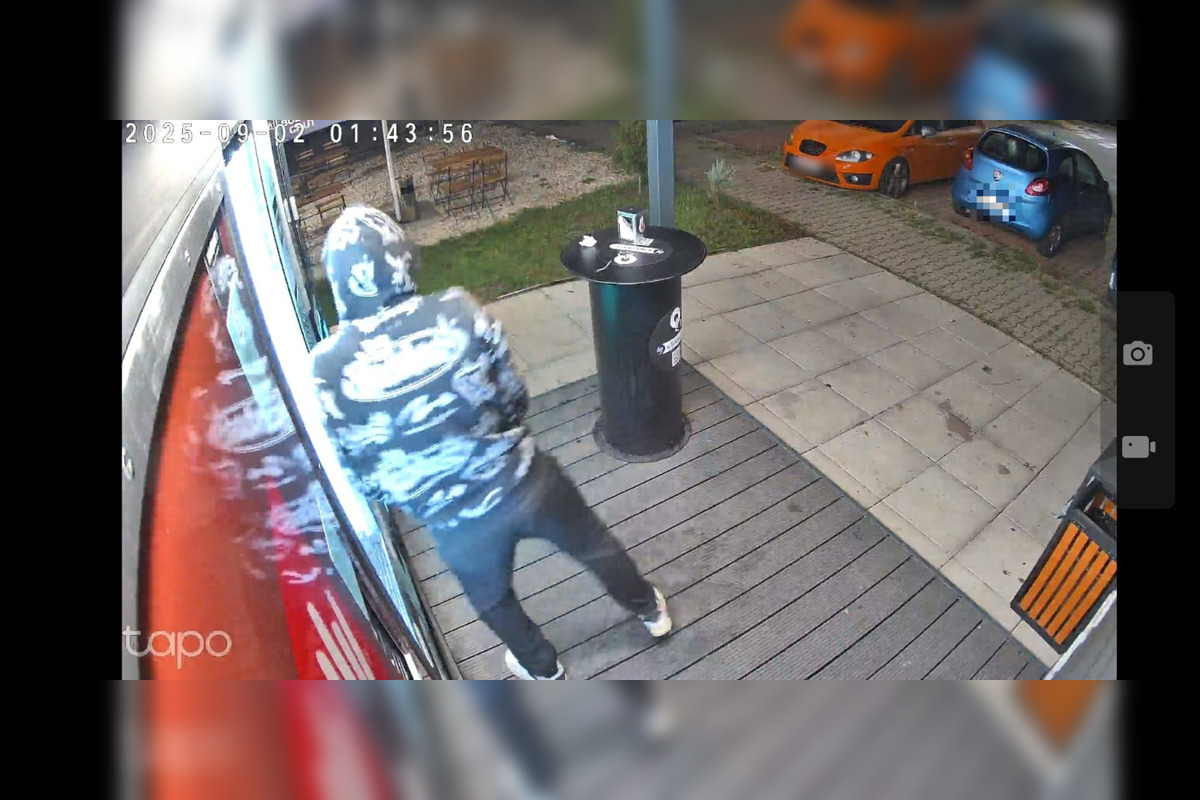 FOTO: Mladíci vykradli vo Zvolene automat, foto 5