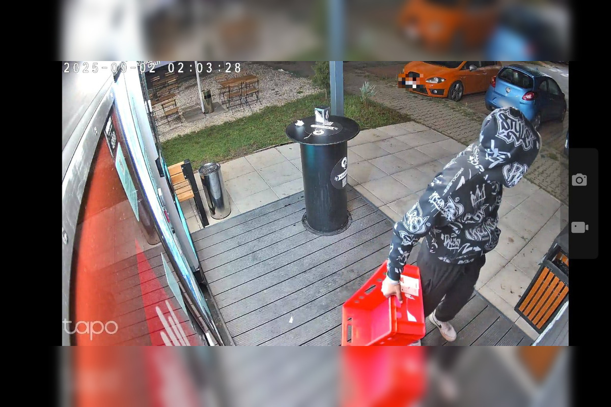 FOTO: Mladíci vykradli vo Zvolene automat, foto 6