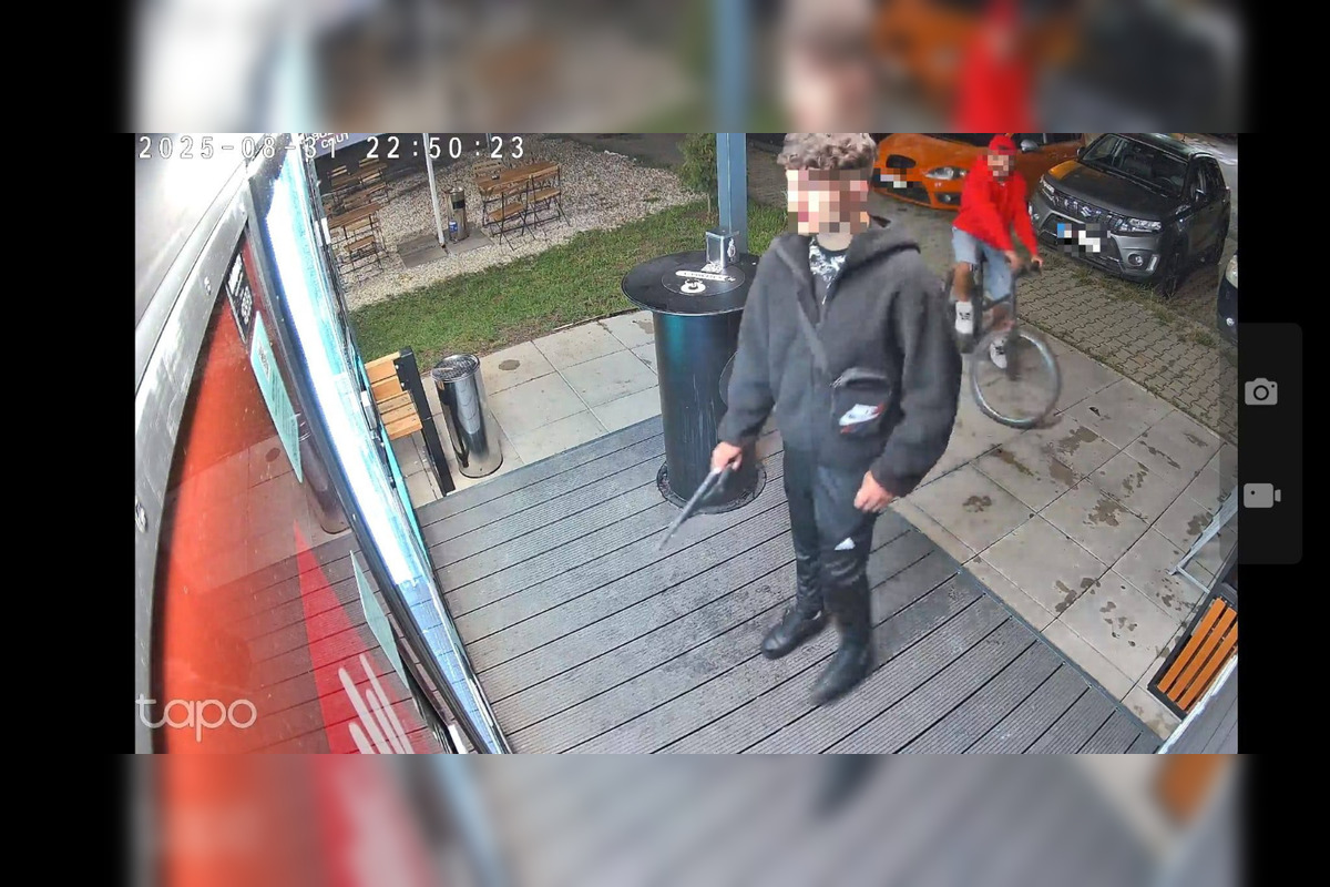 FOTO: Mladíci vykradli vo Zvolene automat, foto 10