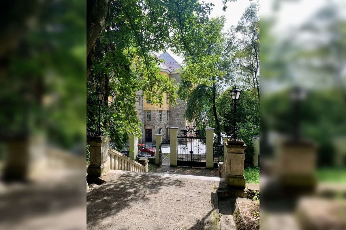 FOTO: Historická budova lesníckej školy púta pozornosť, foto 3