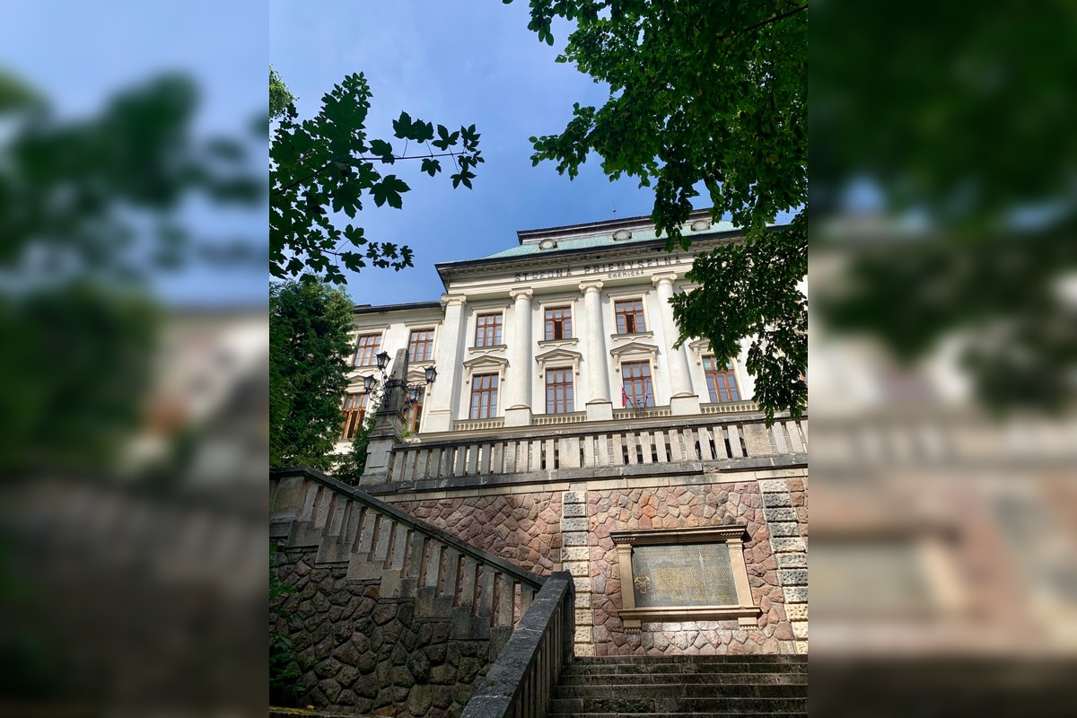 FOTO: Historická budova lesníckej školy púta pozornosť, foto 4