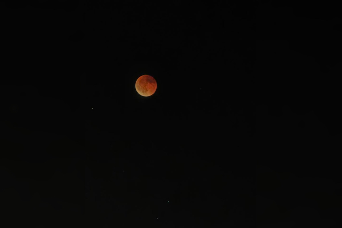 FOTO: Takto zachytili krvavý supermesiac Bystričania či Zvolenčania, foto 3