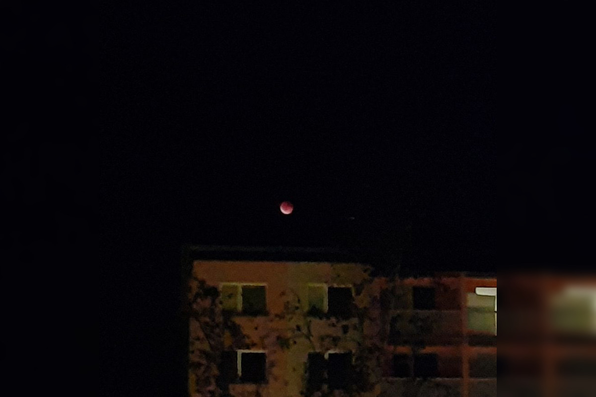 FOTO: Takto zachytili krvavý supermesiac Bystričania či Zvolenčania, foto 13