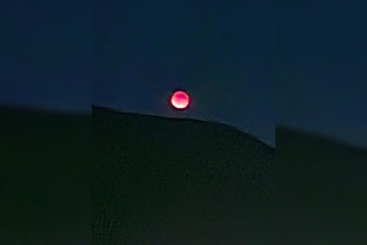 FOTO: Takto zachytili krvavý supermesiac Bystričania či Zvolenčania, foto 21