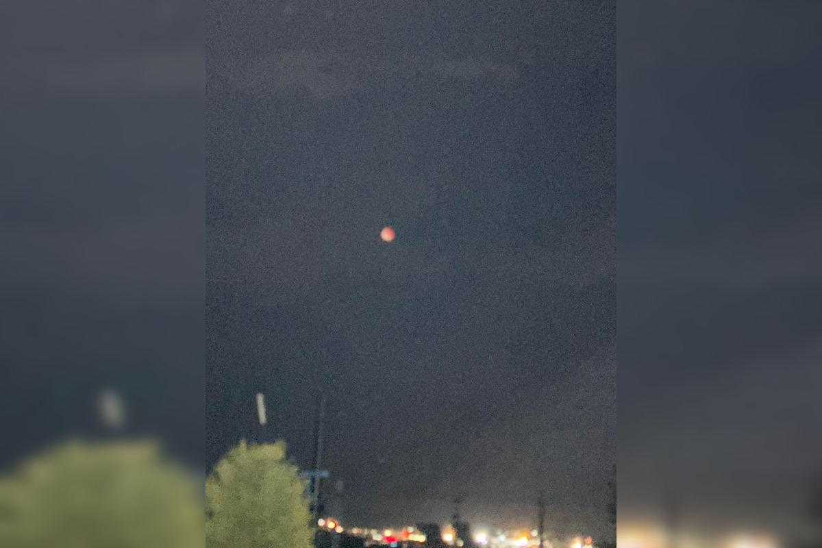 FOTO: Takto zachytili krvavý supermesiac Bystričania či Zvolenčania, foto 22