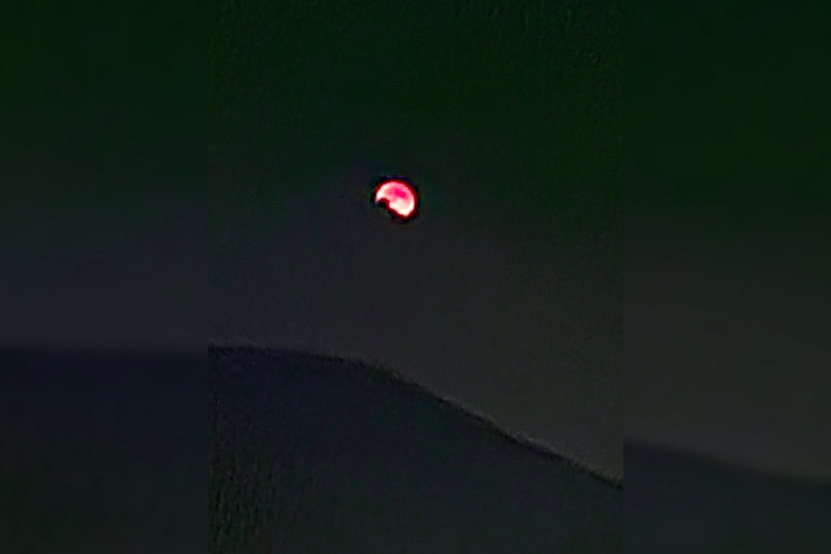 FOTO: Takto zachytili krvavý supermesiac Bystričania či Zvolenčania, foto 23