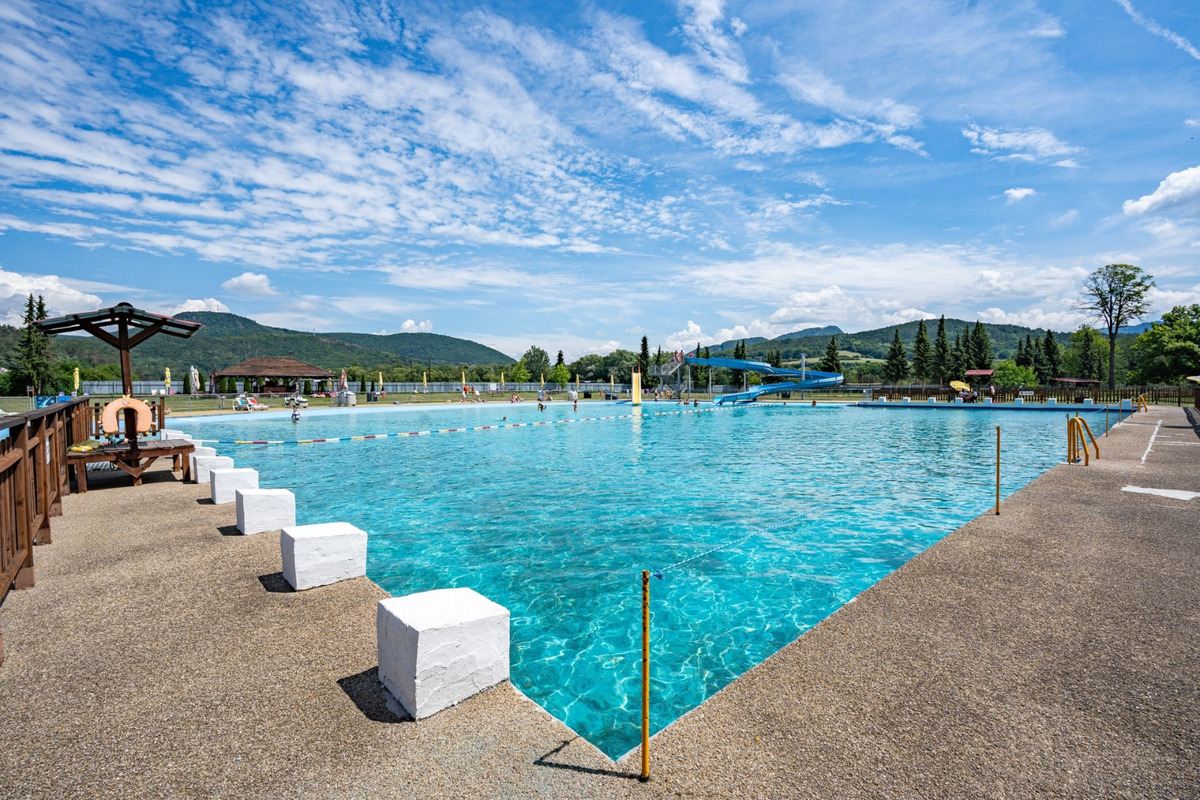 FOTO: Po rekordnej vlaňajšej sezóne sa kúpalisku v Žiari tento rok darilo menej, foto 1