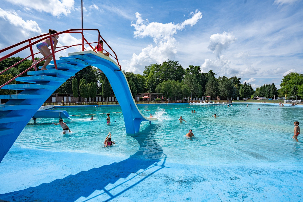 FOTO: Po rekordnej vlaňajšej sezóne sa kúpalisku v Žiari tento rok darilo menej, foto 3