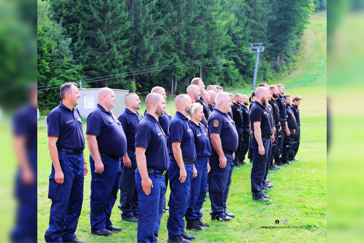 FOTO: Pri Banskej Bystrici sa konalo spoločné cvičenie slovenskej a maďarskej polície, foto 1