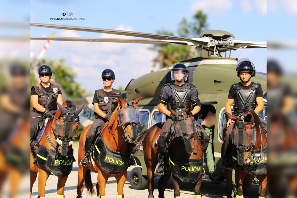 FOTO: Pri Banskej Bystrici sa konalo spoločné cvičenie slovenskej a maďarskej polície, foto 10