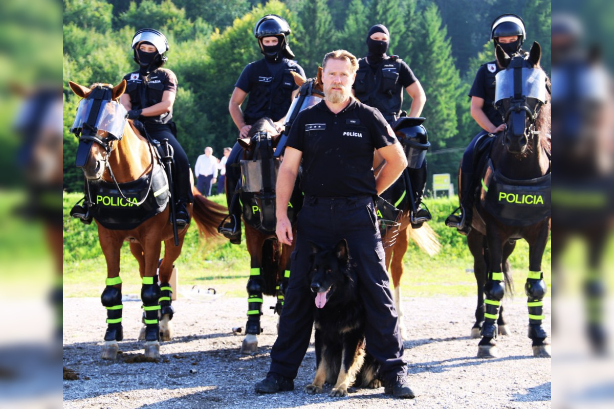 FOTO: Pri Banskej Bystrici sa konalo spoločné cvičenie slovenskej a maďarskej polície, foto 11