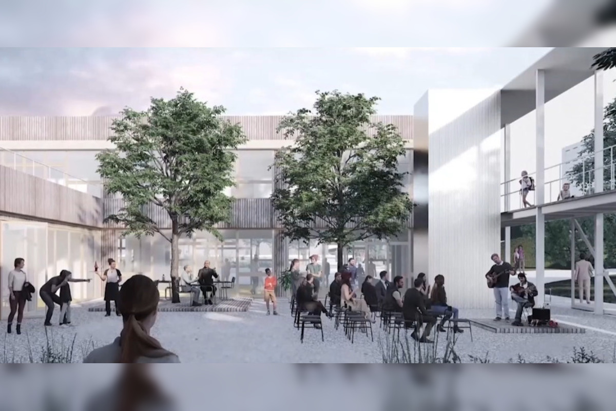 FOTO: Chátrajúce gymnázium vo Zvolene sa premení na moderné centrum s prácou pre stovku ľudí , foto 1