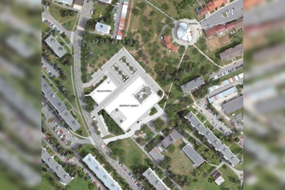 FOTO: Chátrajúce gymnázium vo Zvolene sa premení na moderné centrum s prácou pre stovku ľudí , foto 2