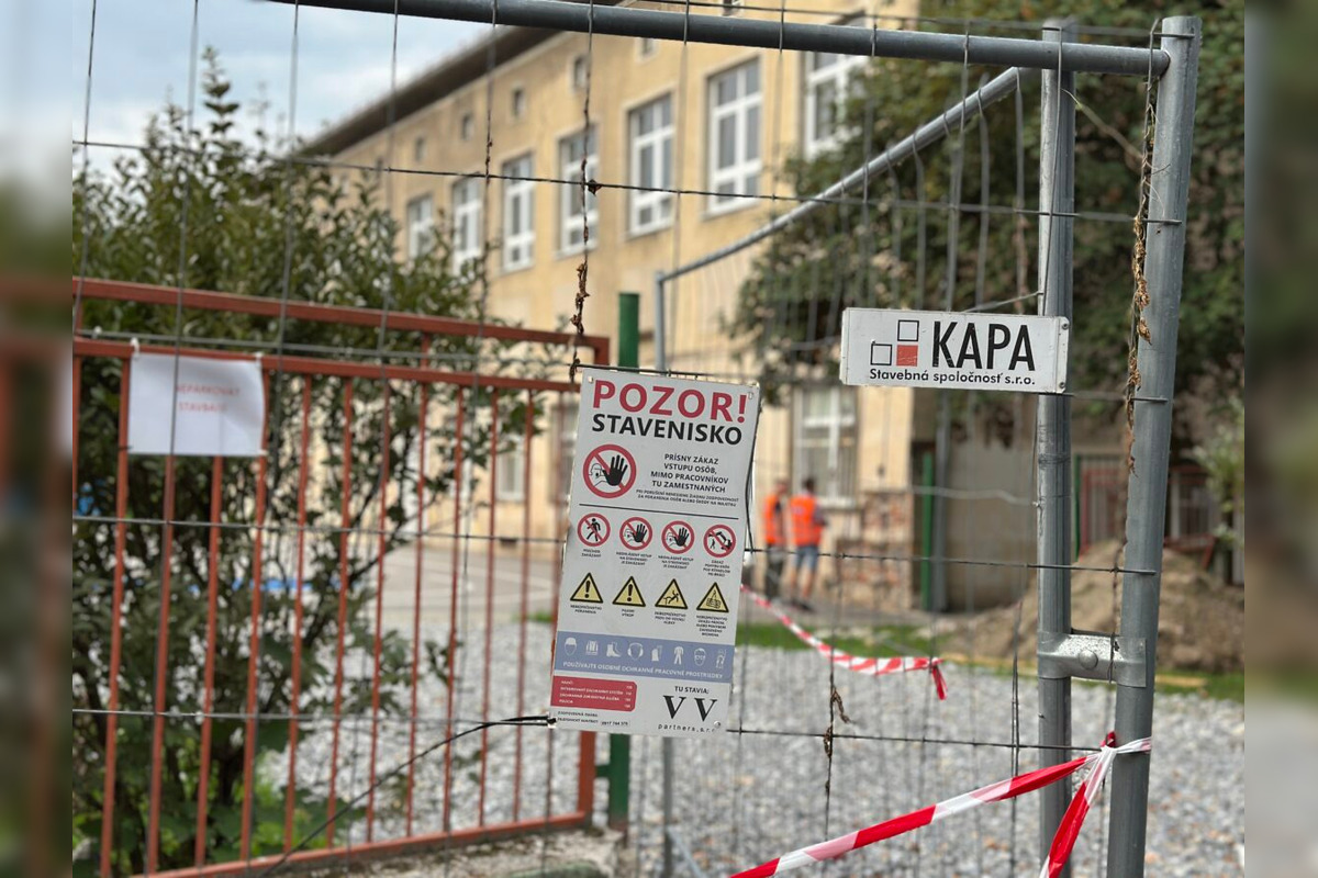 FOTO: 65-ročná budova ZŠ SNP v Bystrici prechádza komplexnou rekonštrukciou, foto 2