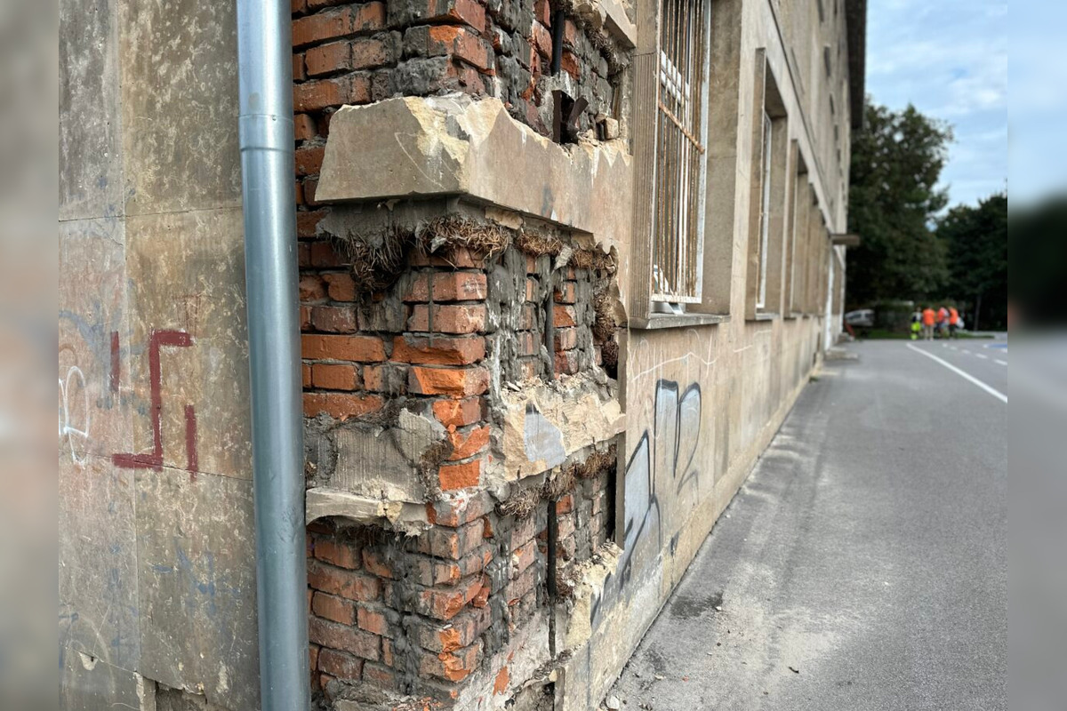 FOTO: 65-ročná budova ZŠ SNP v Bystrici prechádza komplexnou rekonštrukciou, foto 3