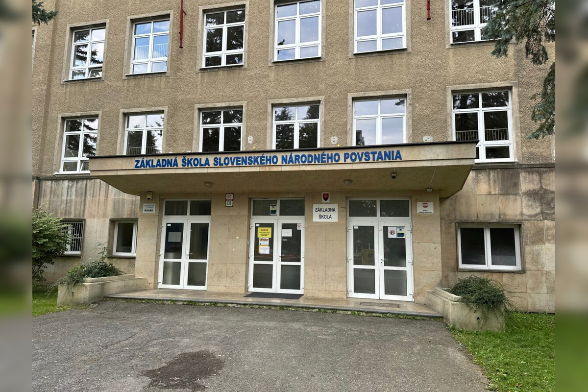 FOTO: 65-ročná budova ZŠ SNP v Bystrici prechádza komplexnou rekonštrukciou, foto 5
