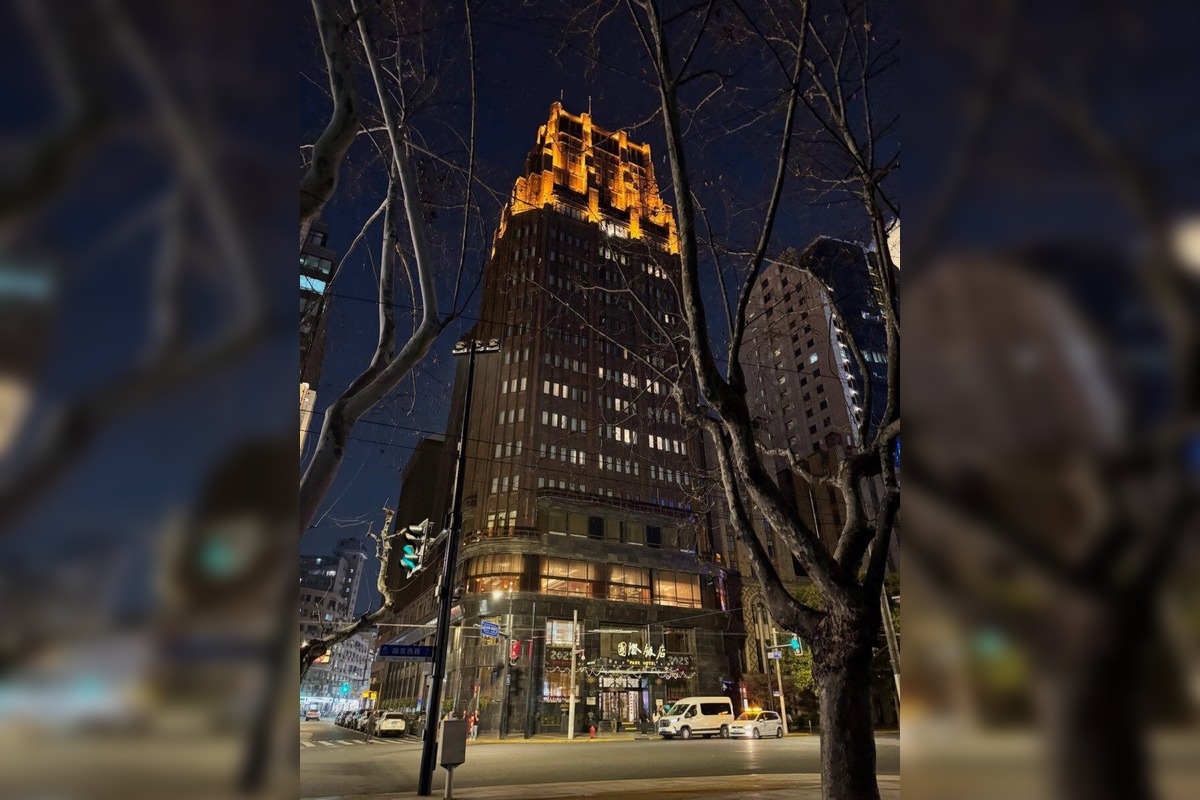 FOTO: Architekt Hudec sa vracia domov, unikátna inštalácia pripomína jeho legendárny Park Hotel, foto 2