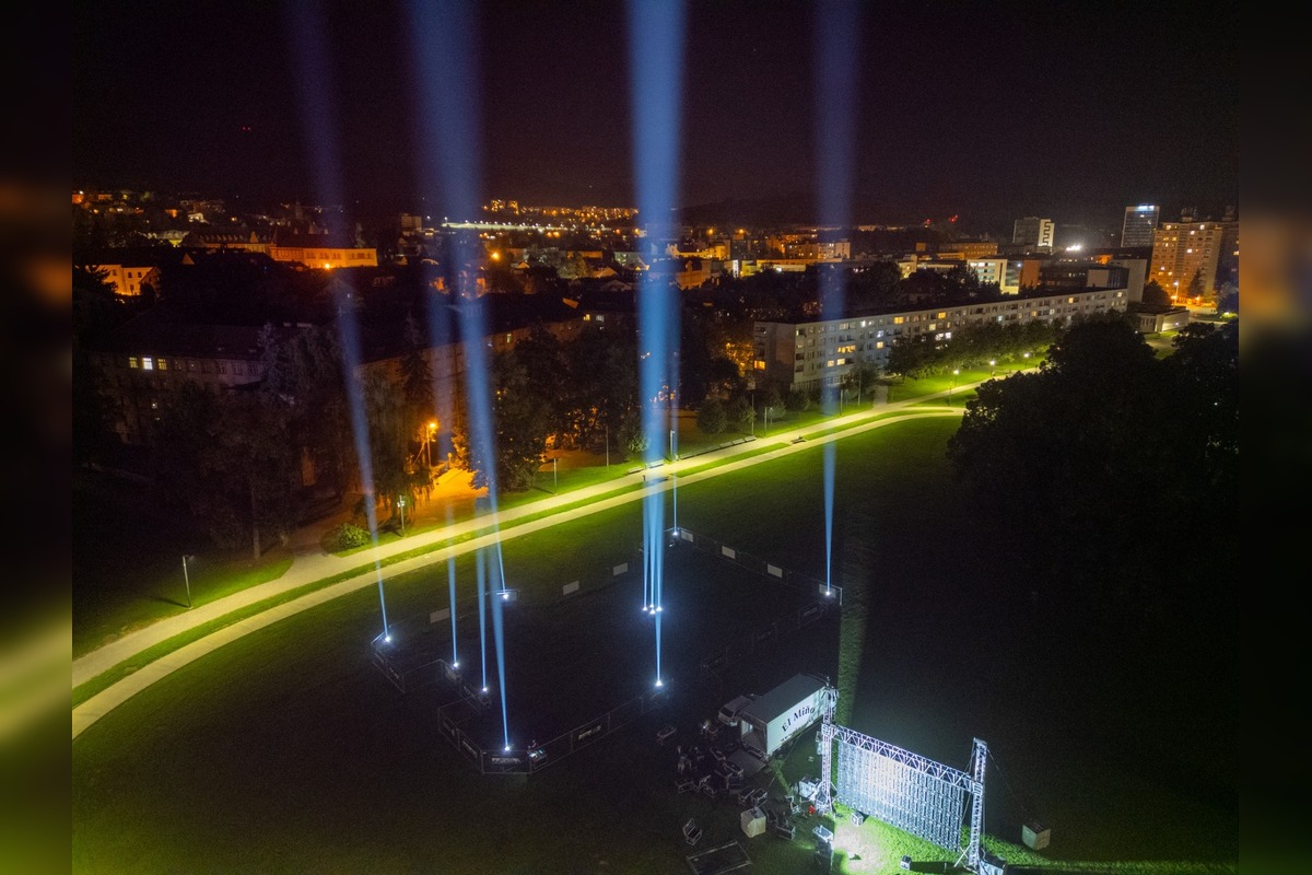 FOTO: Architekt Hudec sa vracia domov, unikátna inštalácia pripomína jeho legendárny Park Hotel, foto 4