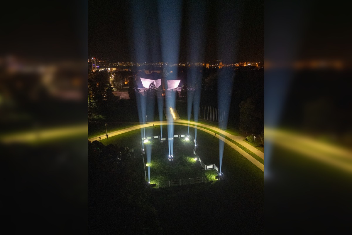 FOTO: Architekt Hudec sa vracia domov, unikátna inštalácia pripomína jeho legendárny Park Hotel, foto 5