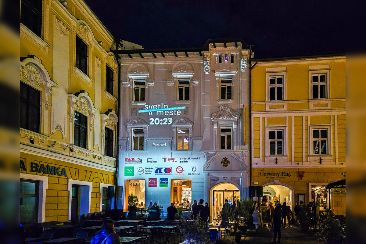 FOTO: V Bystrici už o pár dní ožijú vo svetle ikonické stavby mesta, foto 3