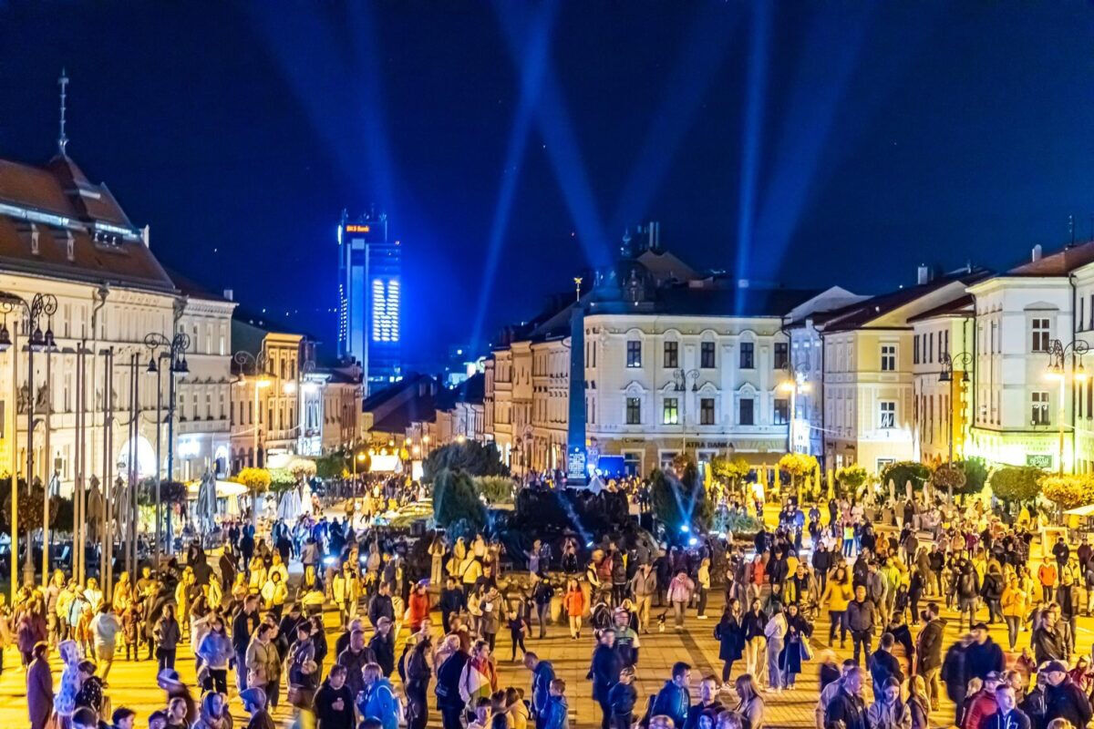FOTO: V Bystrici už o pár dní ožijú vo svetle ikonické stavby mesta, foto 4