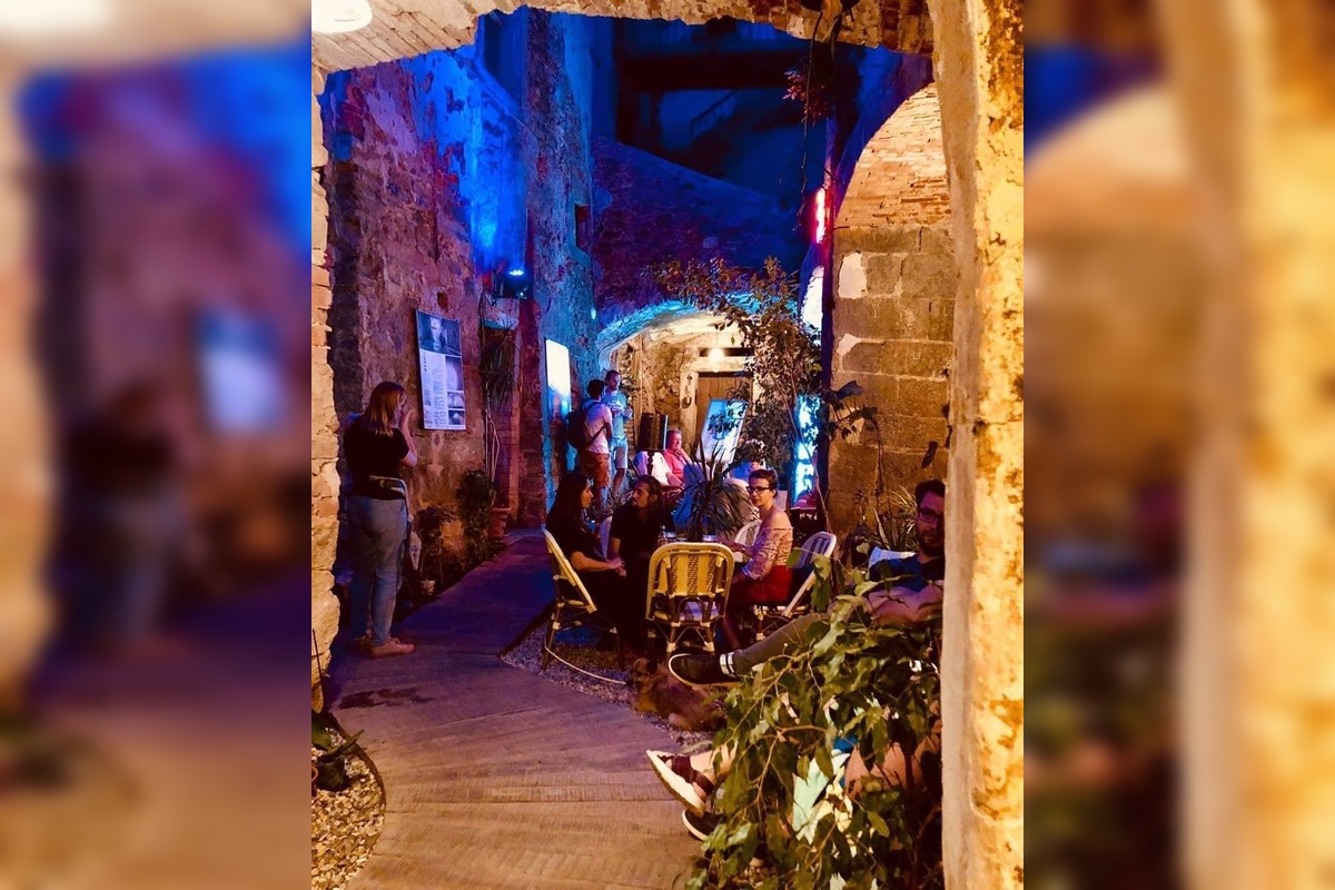 FOTO: Originálna kaviareň Ruinbar si získava návštevníkov atmosférou aj energiou, foto 4