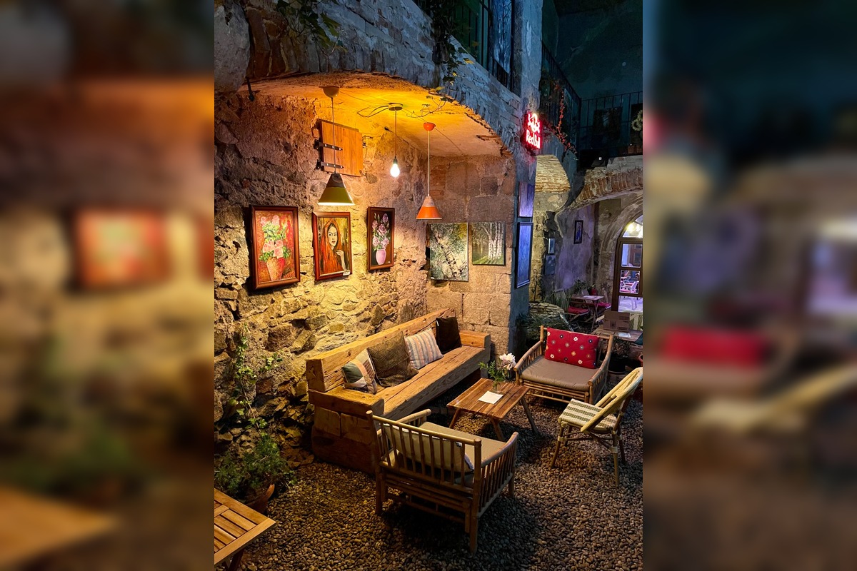 FOTO: Originálna kaviareň Ruinbar si získava návštevníkov atmosférou aj energiou, foto 7