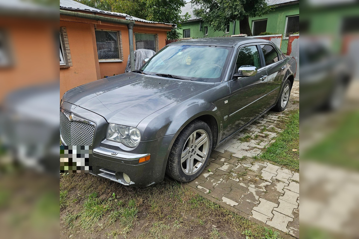 FOTO: Zlodej počas skúšobnej jazdy ukradol auto majiteľovi z Kokavy na Rimavicou , foto 1