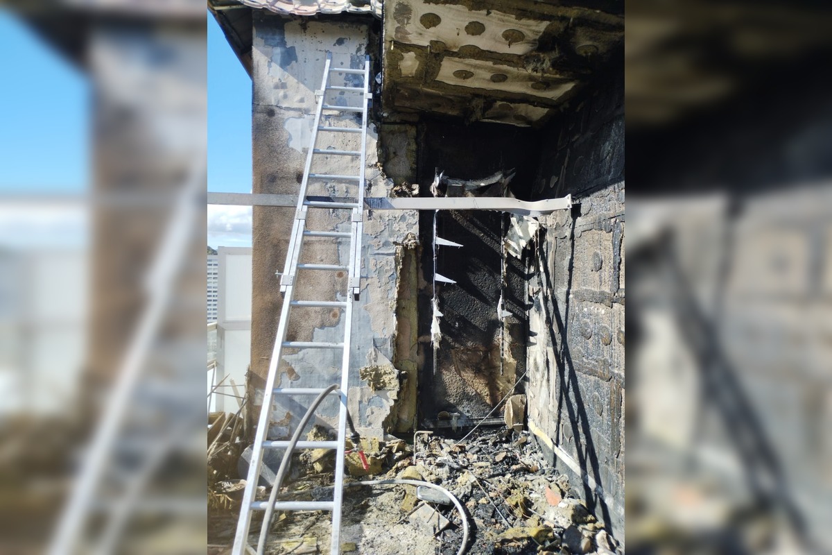 FOTO: V Banskej Bystrici horí panelák, čierny dym vidno už z diaľky, foto 12