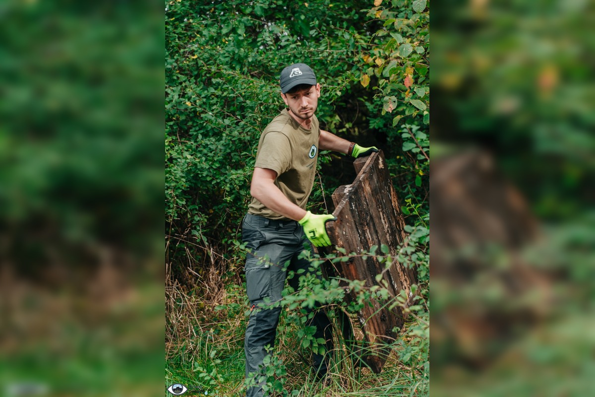 FOTO: Čierna skládka zmizla zo Zlatého potoka, pomohli desiatky šikovných rúk, foto 3