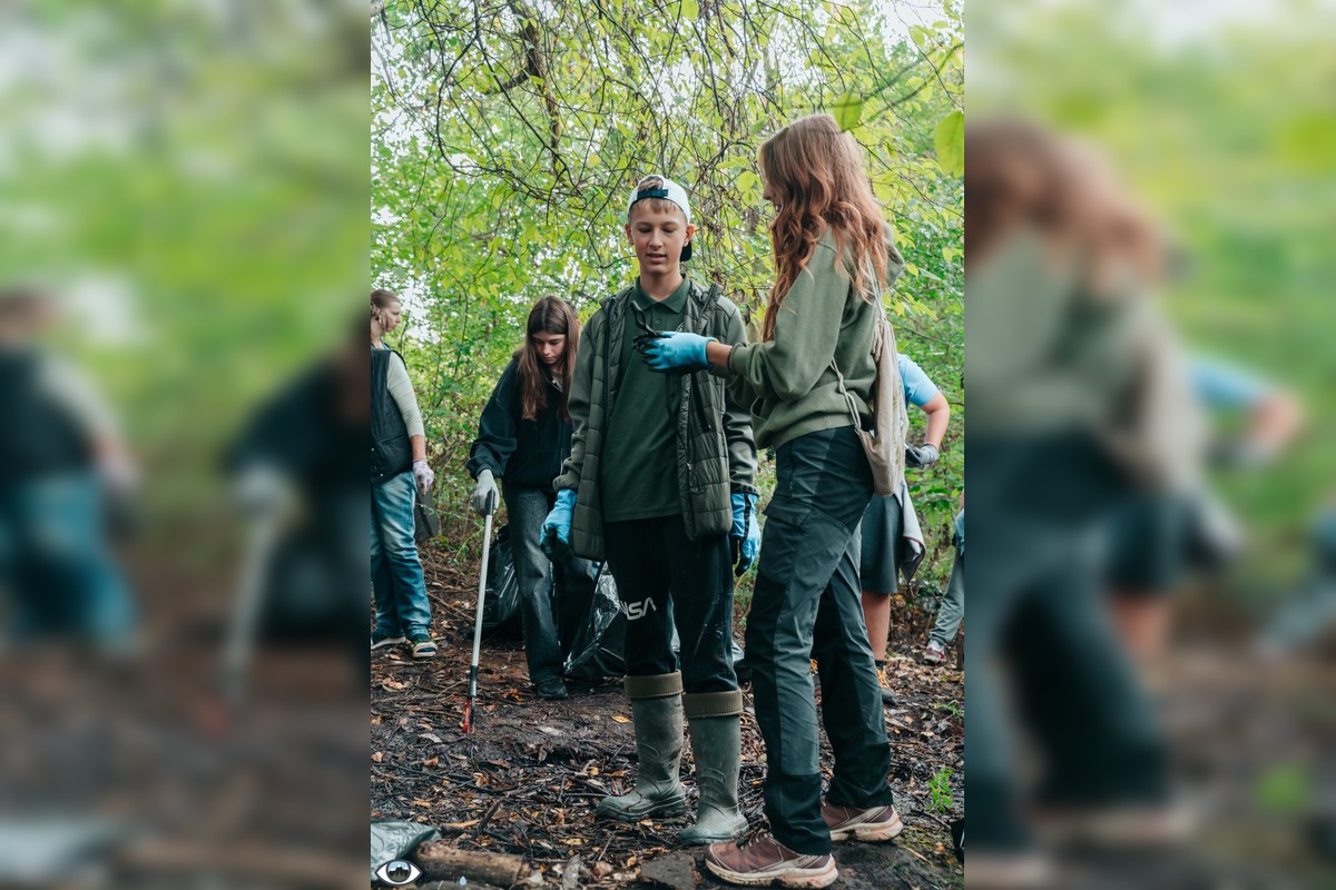 FOTO: Čierna skládka zmizla zo Zlatého potoka, pomohli desiatky šikovných rúk, foto 8