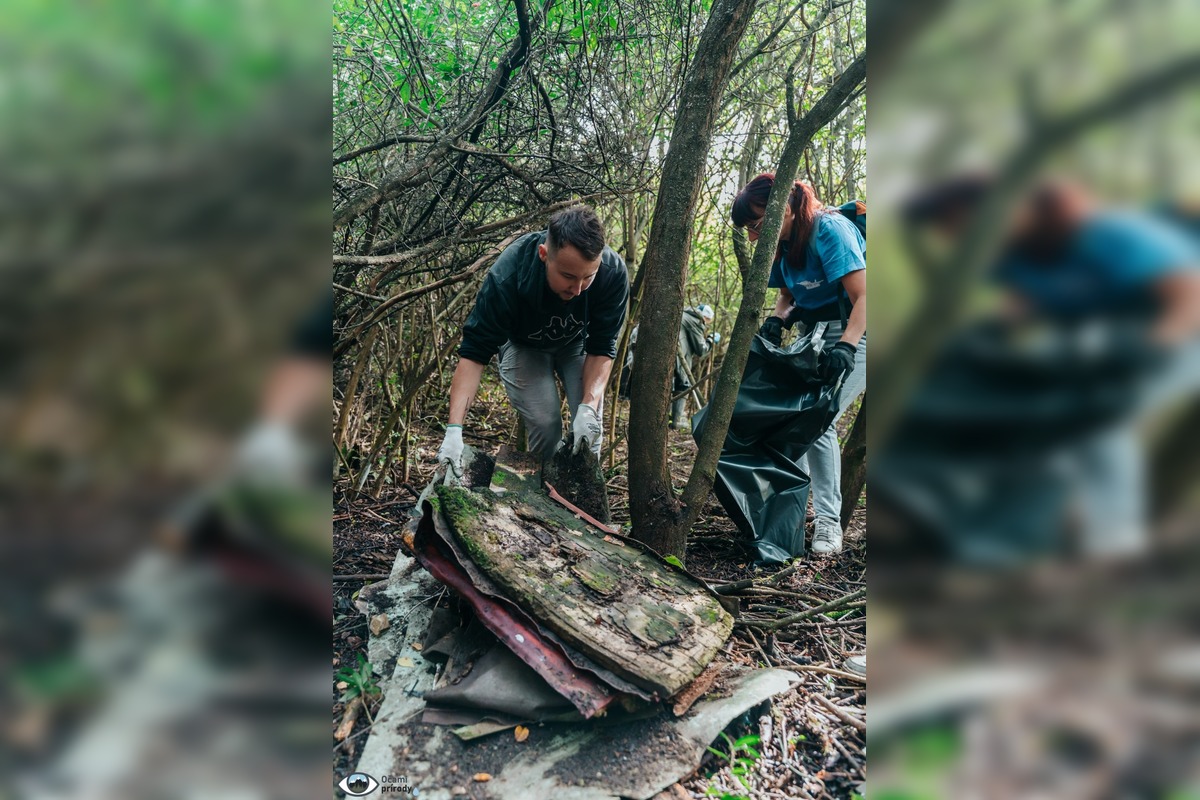 FOTO: Čierna skládka zmizla zo Zlatého potoka, pomohli desiatky šikovných rúk, foto 11