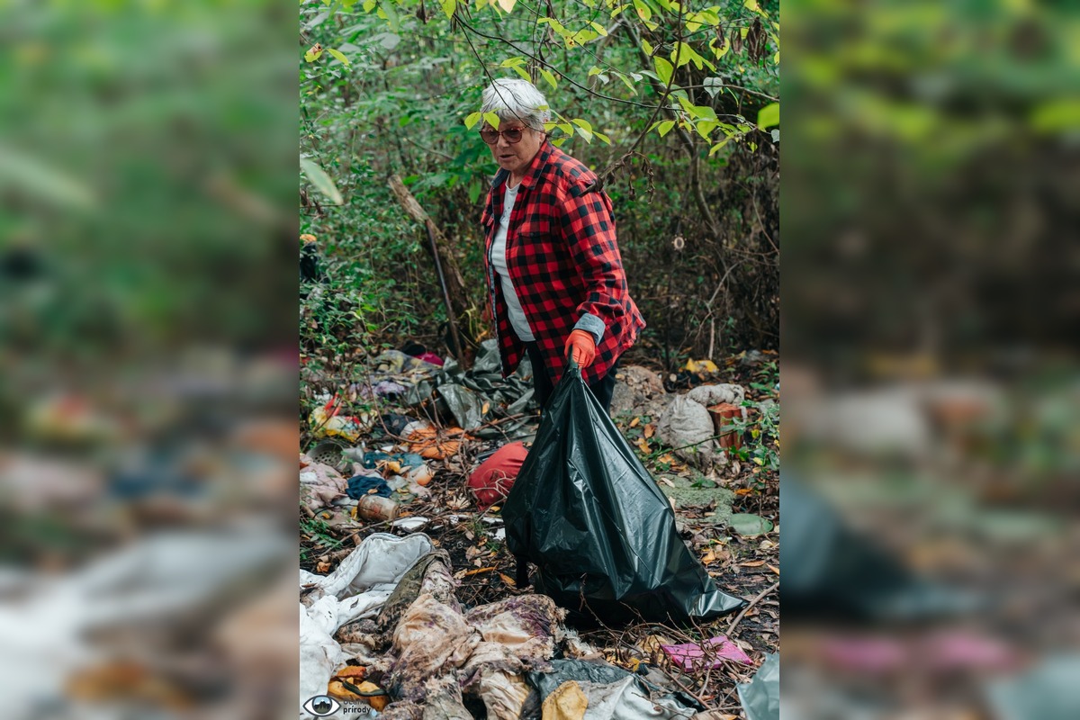 FOTO: Čierna skládka zmizla zo Zlatého potoka, pomohli desiatky šikovných rúk, foto 19