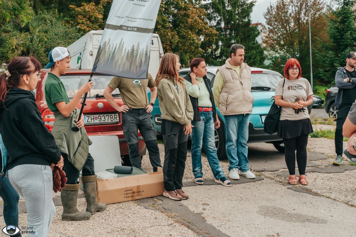 FOTO: Čierna skládka zmizla zo Zlatého potoka, pomohli desiatky šikovných rúk, foto 20