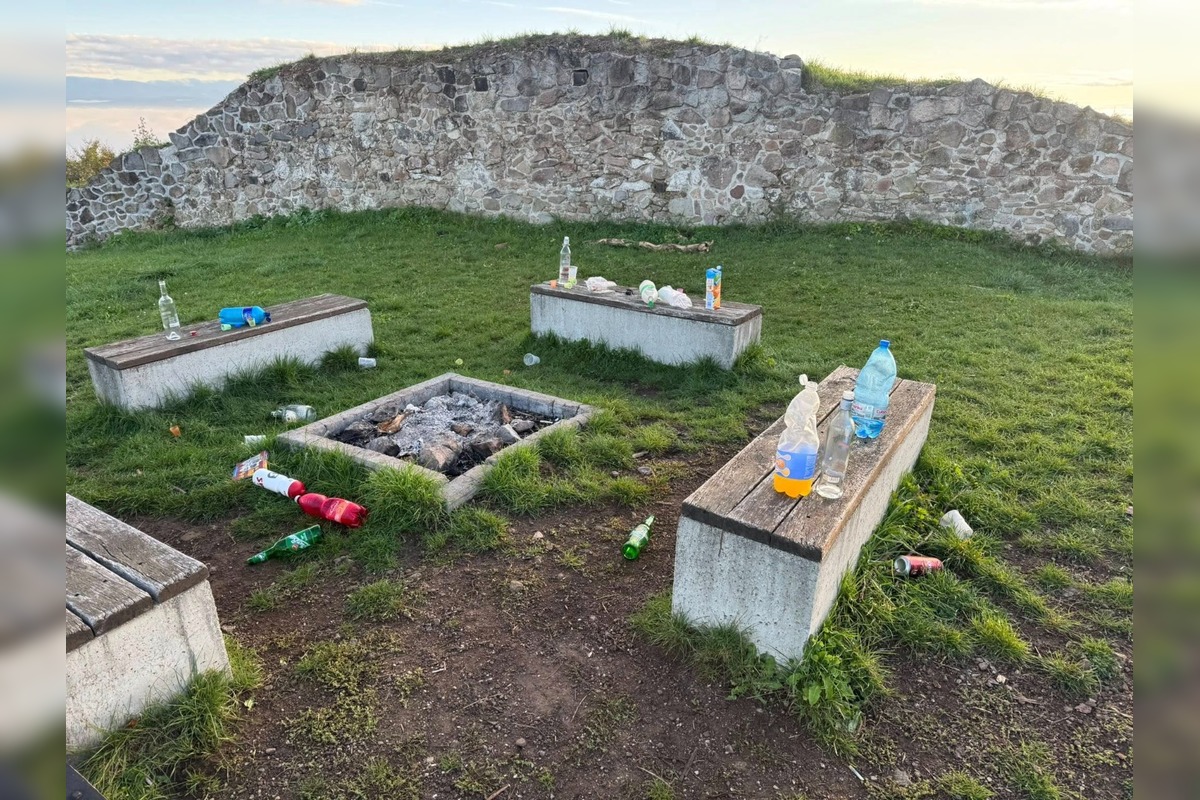 FOTO: Návštevníci po sebe nechávajú odpad, foto 6