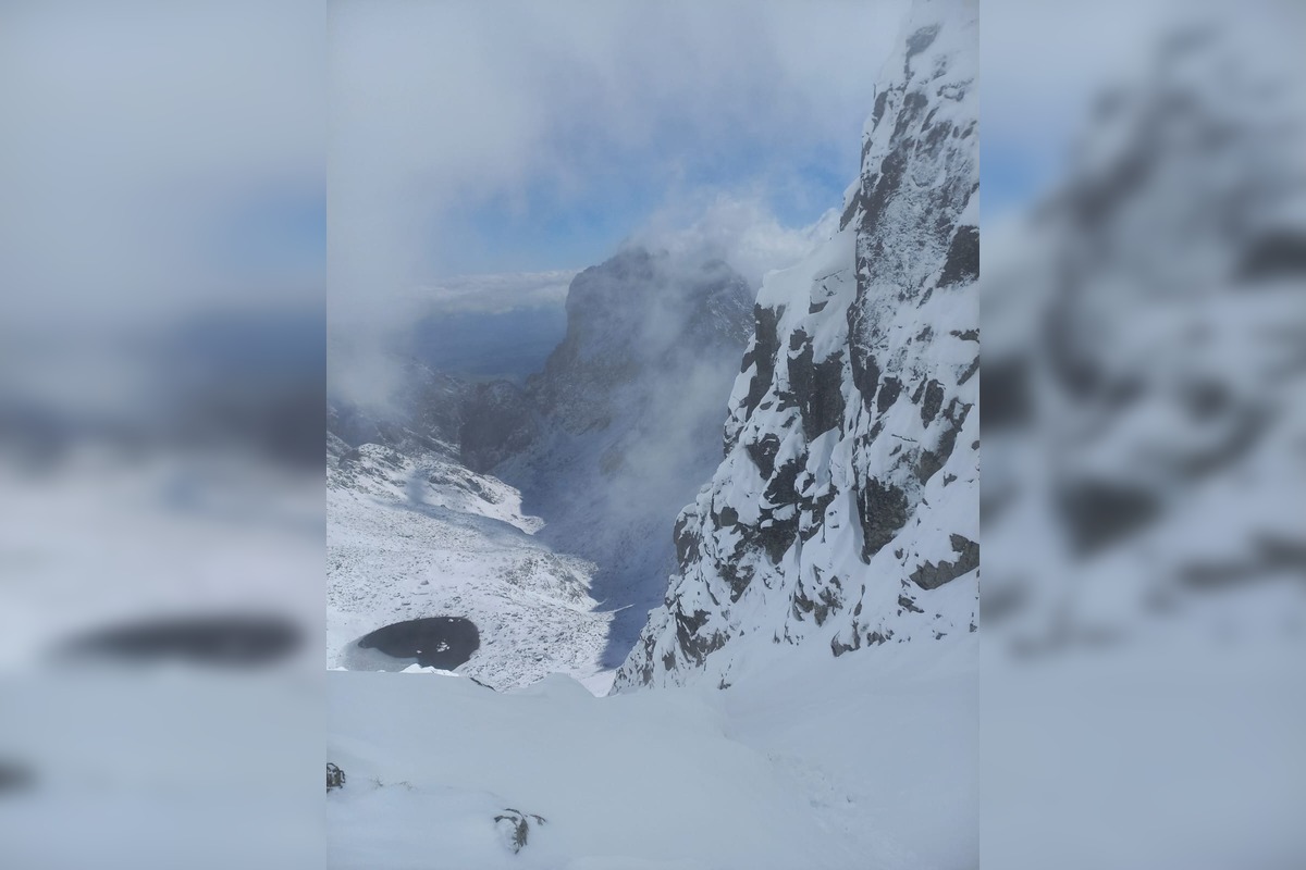 FOTO: Tatry zasypal sneh, HZS vyhlásila lavínové nebezpečenstvo, foto 2