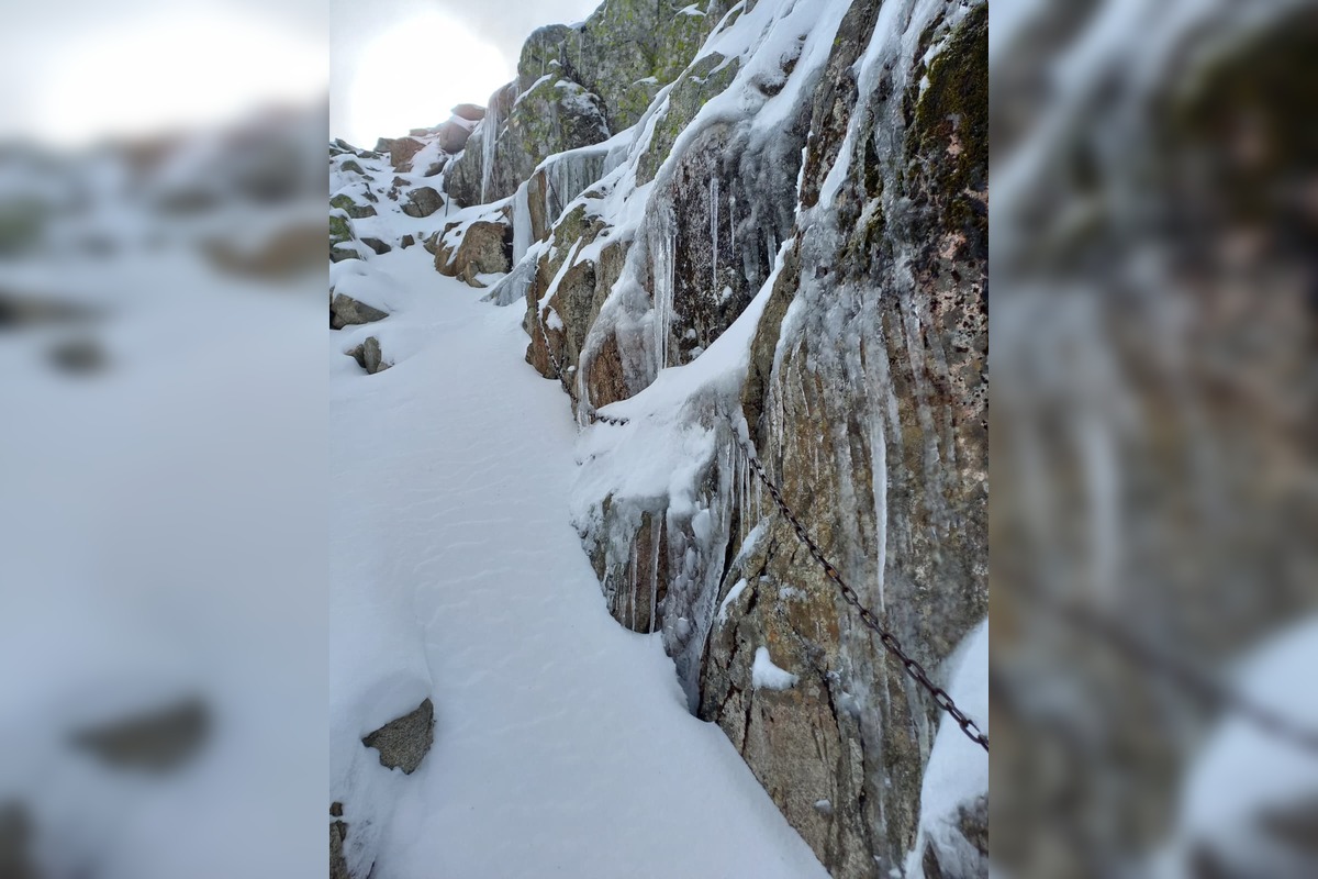 FOTO: Tatry zasypal sneh, HZS vyhlásila lavínové nebezpečenstvo, foto 4