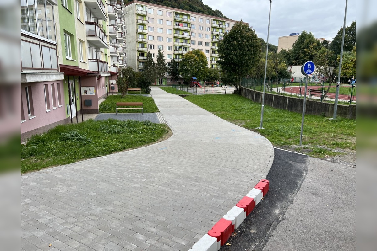 FOTO: Obnova parkoviska na Radvani, foto 3