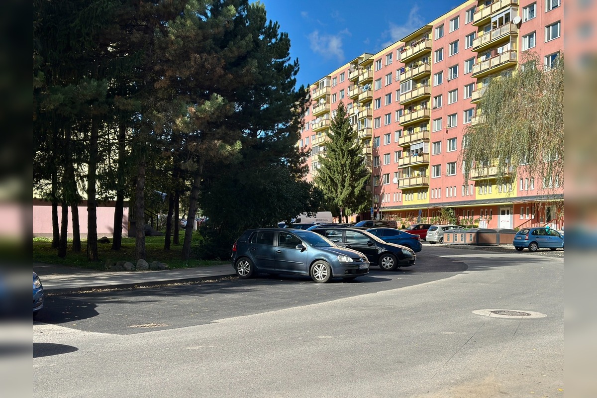 FOTO: Obnova parkoviska na Radvani, foto 5