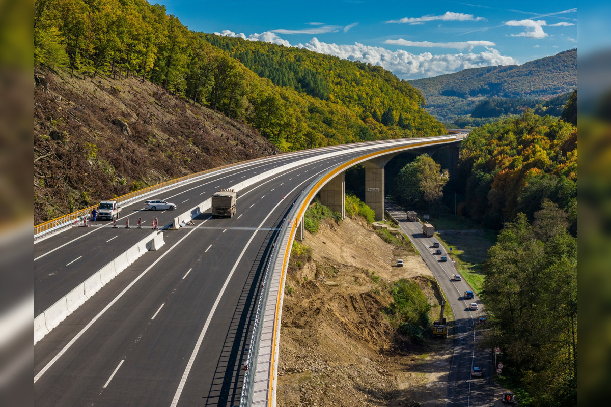 FOTO: Mostná estakáda v údolí Krivánskeho potoka, foto 1