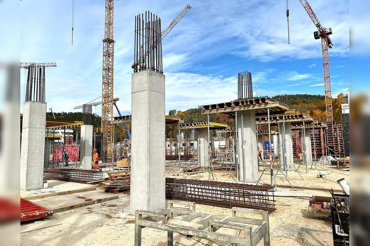 FOTO: Zástupcovia Európskej komisie navštívili výstavbu novej nemocnice v Banskej Bystrici, foto 1