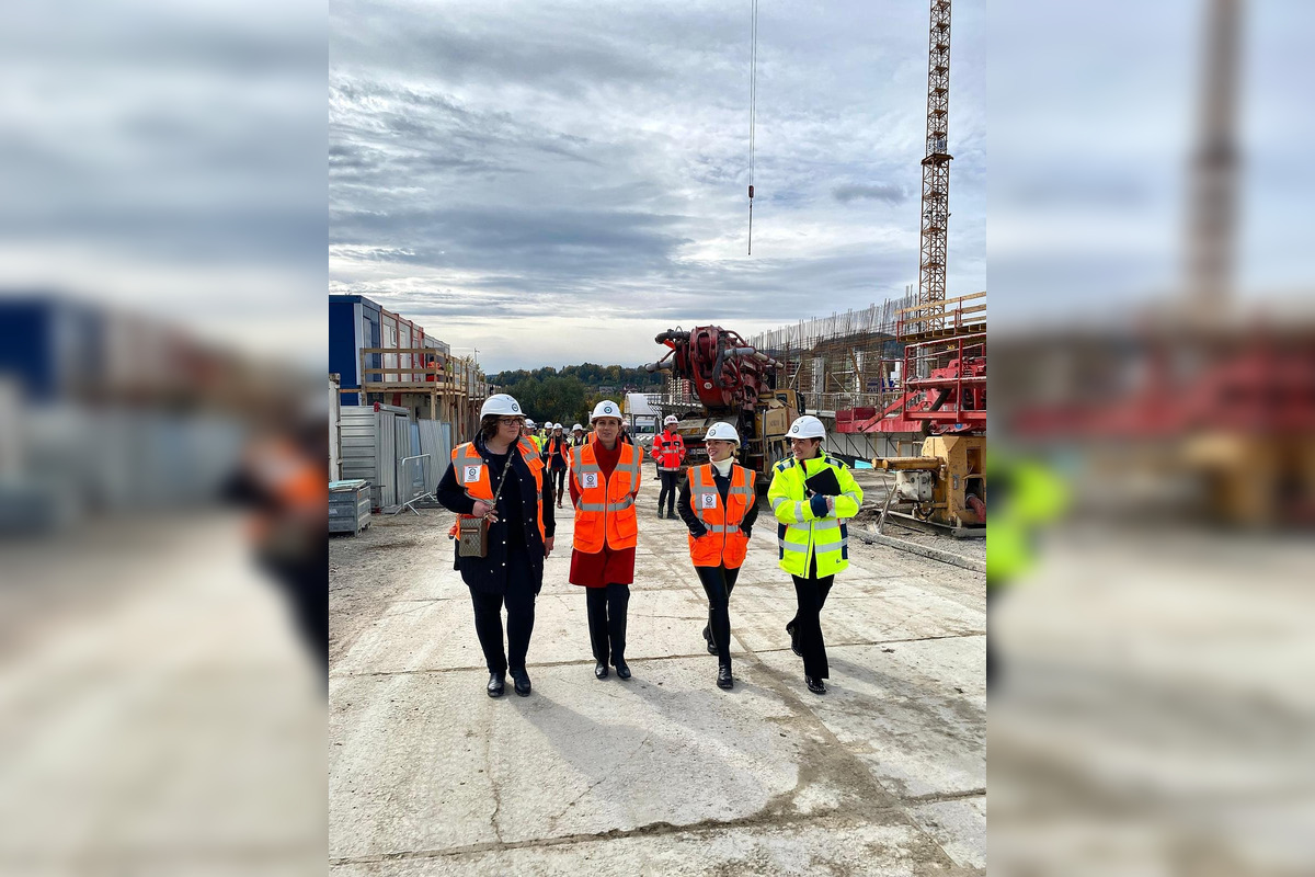 FOTO: Zástupcovia Európskej komisie navštívili výstavbu novej nemocnice v Banskej Bystrici, foto 2