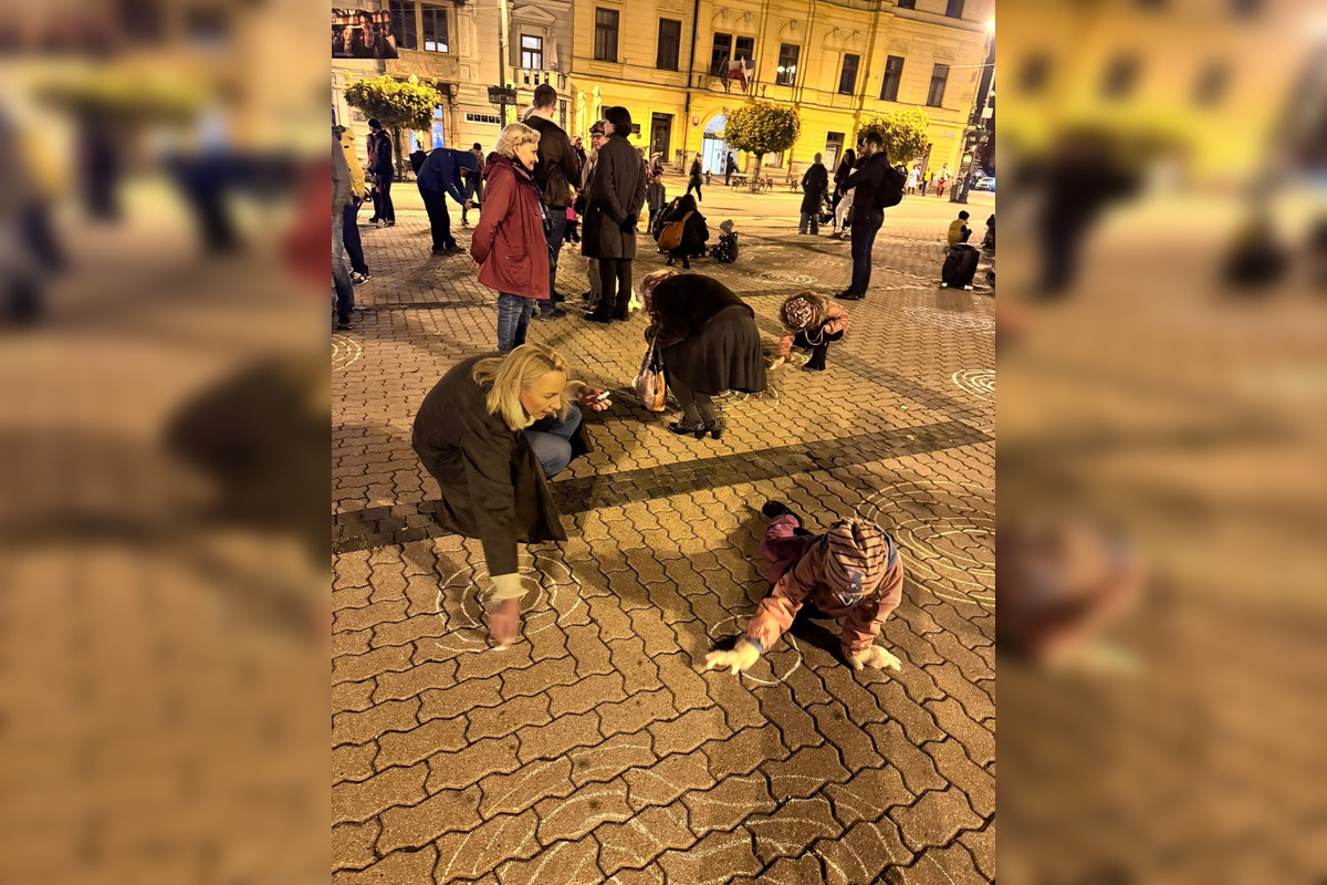 FOTO: V Bystrici sa konal netradičný protest proti výrubu v mestskom parku, foto 2