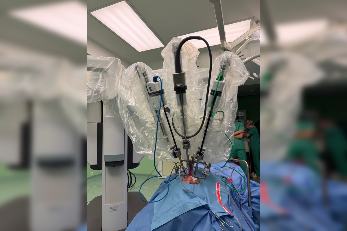 FOTO: Rooseveltova nemocnica spustila robotickú chirurgiu v krčnom lekárstve, foto 1