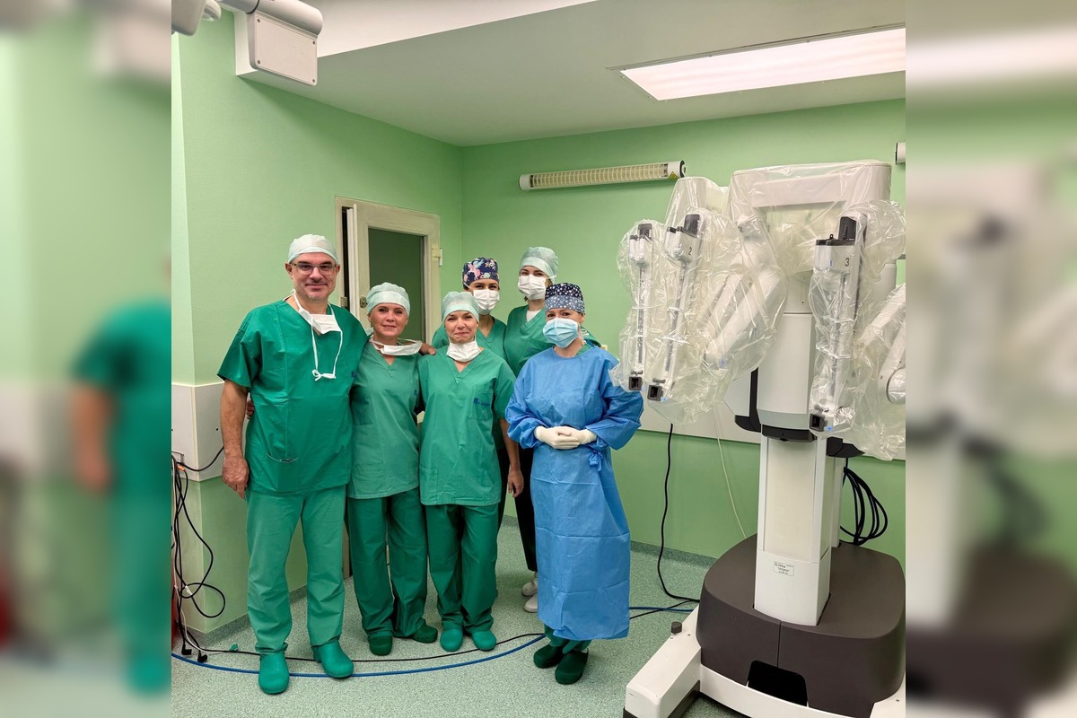 FOTO: Rooseveltova nemocnica spustila robotickú chirurgiu v krčnom lekárstve, foto 4