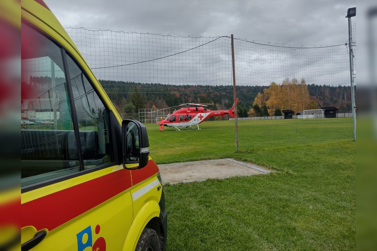 FOTO: Muž s infarktom bol prevezený vrtuľníkom do Banskej Bystrice, foto 2