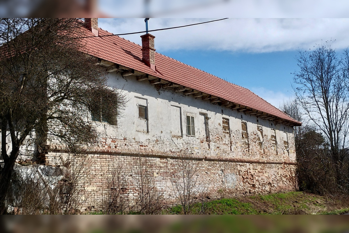 FOTO: Nechceli by ste si kúpiť kaštieľ pri Lučenci? Už 14 rokov je opustený, foto 1