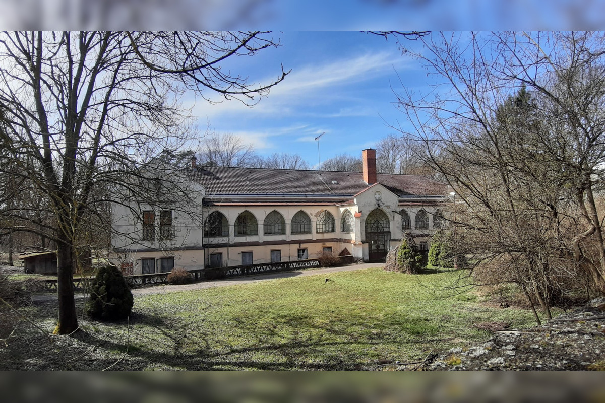 FOTO: Nechceli by ste si kúpiť kaštieľ pri Lučenci? Už 14 rokov je opustený, foto 6